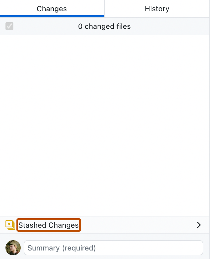 [変更] タブのスクリーンショット。[概要] フィールドの上にある、ドロップダウン アイコンの横の [Stashed Changes] (一時退避された変更) というテキストがオレンジ色の枠線で囲まれています。