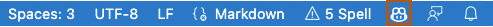 Screenshot des unteren Bereichs in Visual Studio Code. Das Symbol GitHub Copilot ist in dunklem Orange eingerahmt.