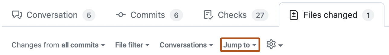 pull request の [変更されたファイル] タブのスクリーンショット。 [ジャンプ先] オプションが濃いオレンジ色の枠線で囲まれています。