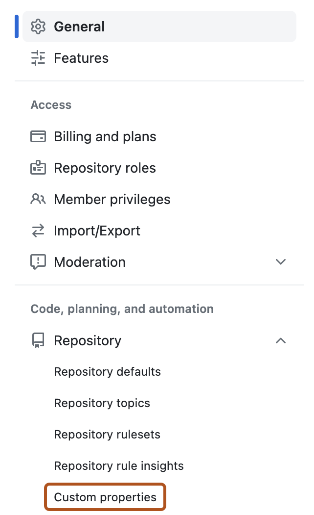 Captura de tela da página de configurações de uma organização. Na barra lateral, um link rotulado "Propriedades personalizadas" fica contornado em laranja.