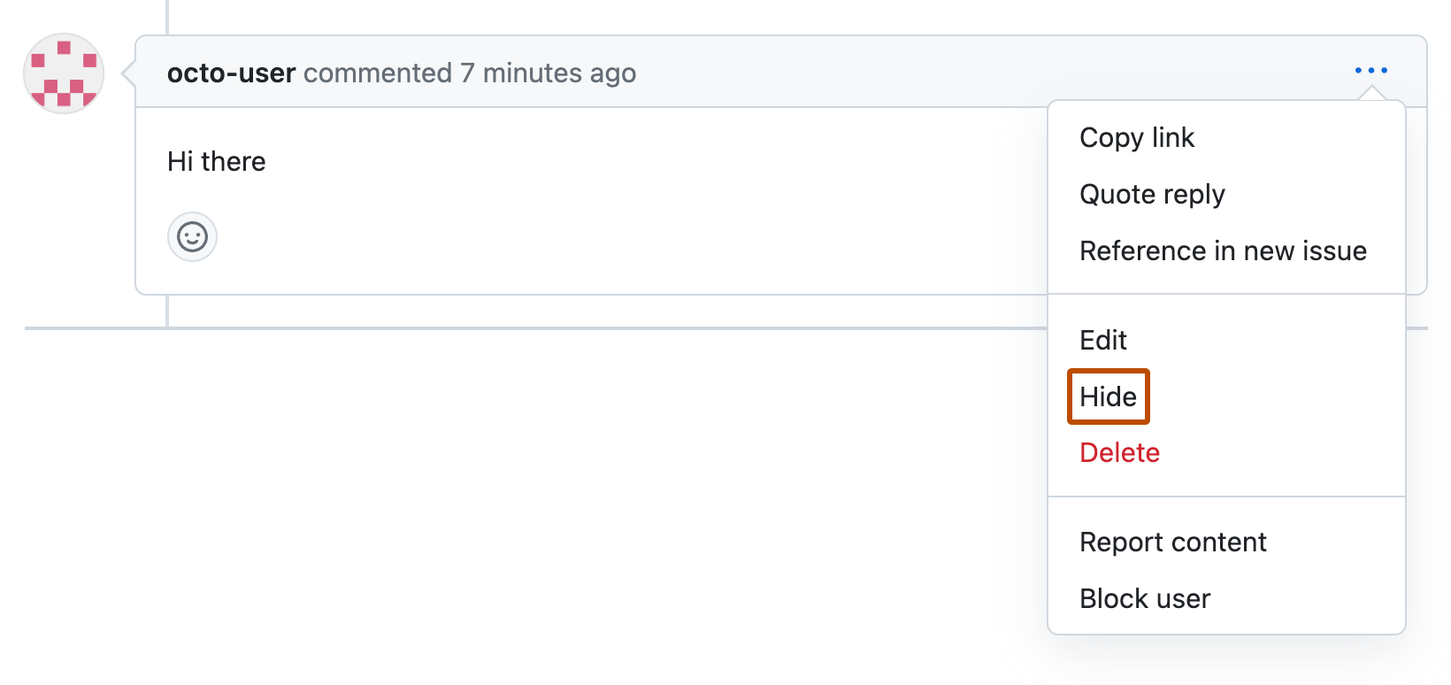 Снимок экрана: комментарий к запросу на вытягивание от octo-user. Под значком с тремя горизонтальными точками разворачивается раскрывающееся меню, а "Скрыть" выделено оранжевым цветом.