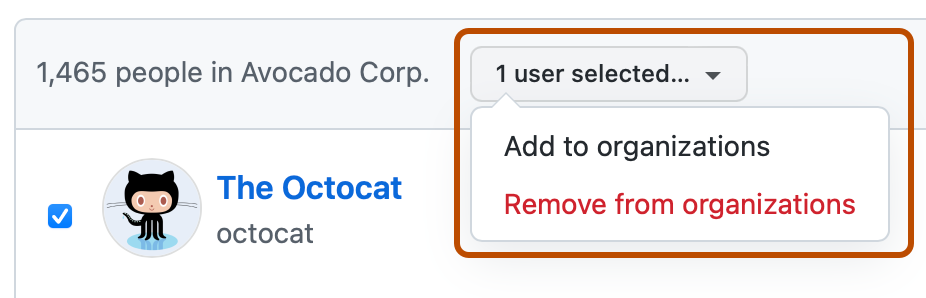 Screenshot der Liste der Unternehmensmitglieder. Ein Dropdownmenü mit der Bezeichnung „1 Benutzer ausgewählt“ ist erweitert und mit einer orangefarbenen Rahmen hervorgehoben.